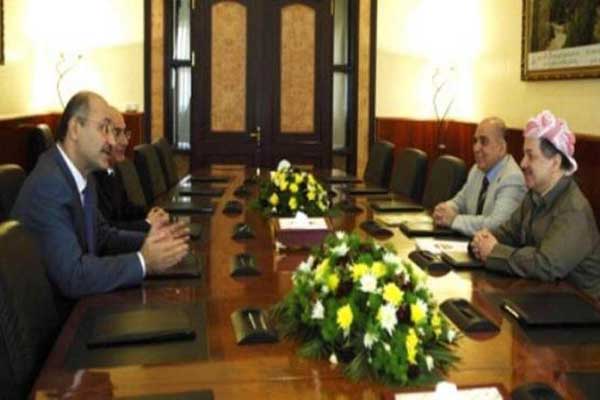 مسعود بارزاني وبرهم صالح خلال اجتماع سابق