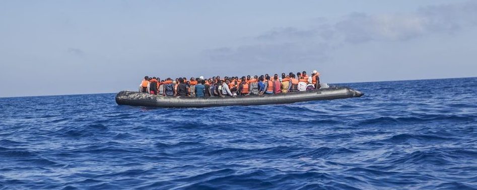 غرق زورق على متنه عشرات المهاجرين قبالة غينيا بيساو