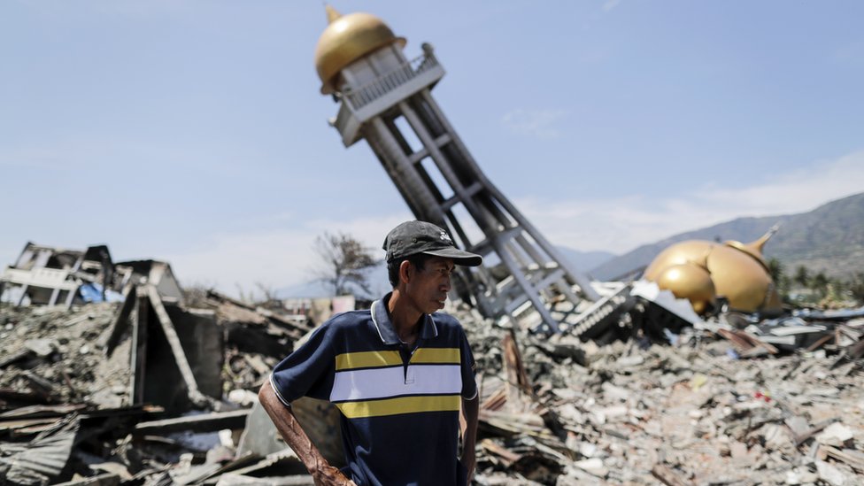 زلزال إندونيسيا: أكثر من ألف شخص ما زالوا تحت أنقاض مجمع سكني