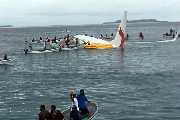 العثور على جثة راكب طائرة سقطت في المحيط الهادىء