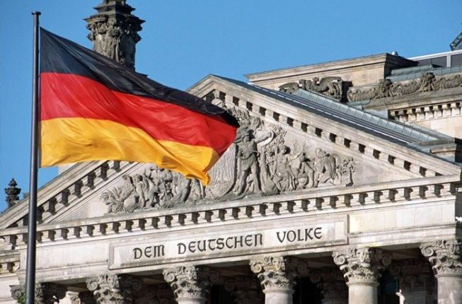 ألمانيا توافق على تسليم بلجيكا دبلوماسيًا إيرانيًا 
