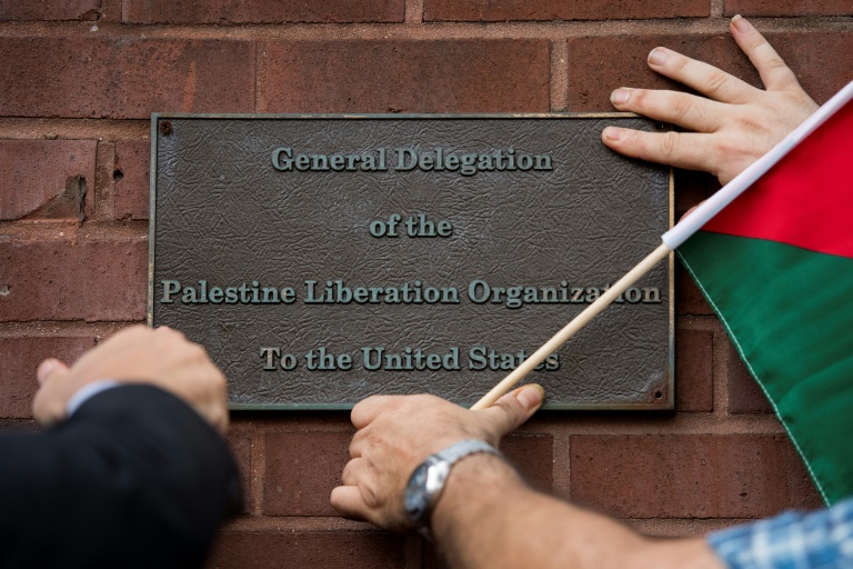 الفلسطينيون في واشنطن يرفضون 