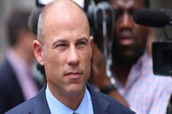 مايكل أفيناتي محامي ستورمي دانييلز