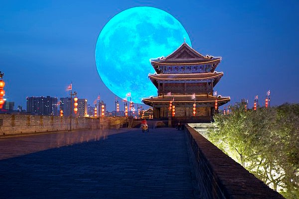 مضاعفة ضوء القمر الحقيقي في الصين