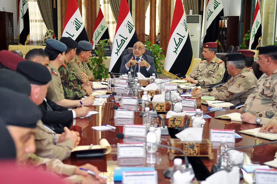 عبد المهدي مجتمعا مع قادة الجيش العراقي