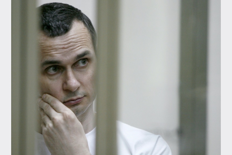 جائزة ساخاروف للمخرج الاوكراني المسجون في روسيا أوليغ سينتسوف