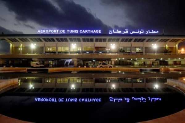 مطار تونس قرطاج خارج العاصمة التونسية