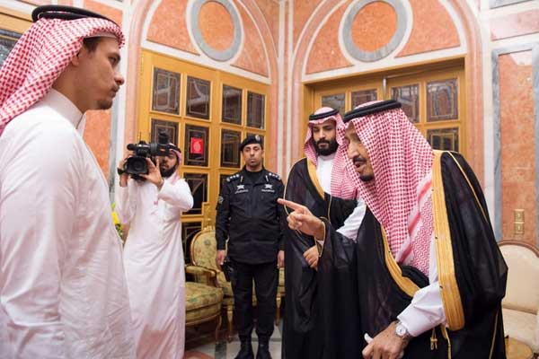العاهل السعودي يستقبل أفرادًا من عائلة خاشقجي
