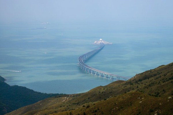 افتتاح جسر هونغ كونغ-جوهاي-ماكاو