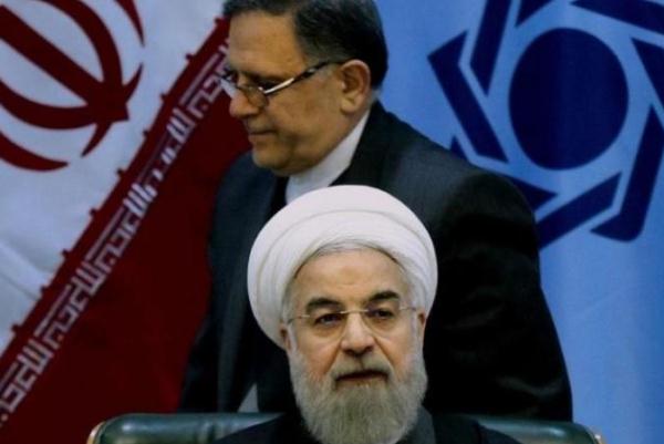 روحاني متحدثا امام مجلس الشوري (أرشيف) 