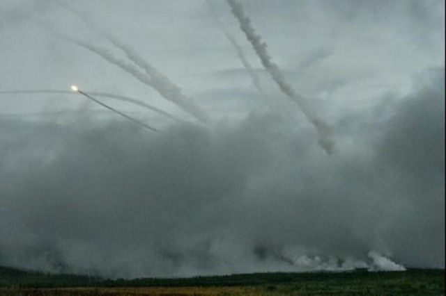 الجيش الروسي يطلق صواريخ أثناء تمارين 