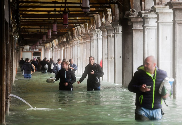 بالصور: فينيسيا تشهد أسوأ فيضانات خلال 40 عامًا
