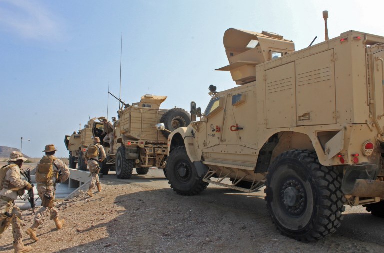 تعزيزات من تحالف دعم الشرعية موجهة للجيش اليمني تصل الى ميناء عدن