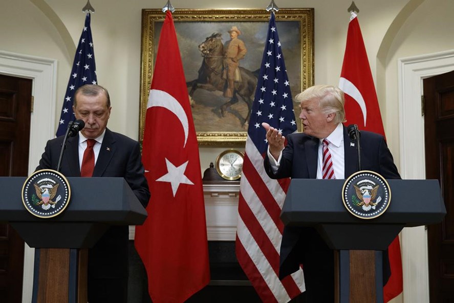 إتصال هاتفي بين إردوغان وترمب ركز على الأزمة السورية