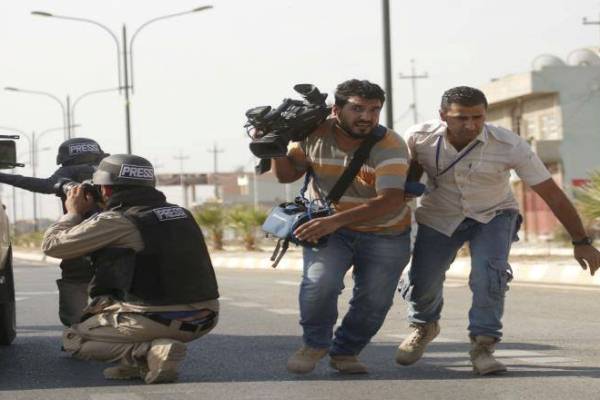 صحافيون عراقيون وسط المعارك ضد الارهاب