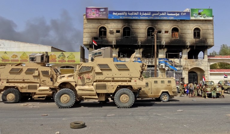 القوات الموالية للحكومة تواصل تقدمها في أحياء الحديدة