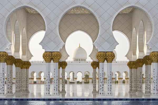 جامع الشيخ زايد بن سلطان آل نهيان من أهم الجوامع المعاصرة