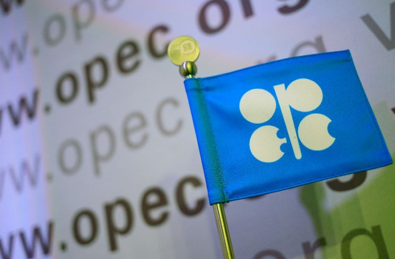 السعودية ستخفّض صادراتها من النفط بـ500 الف برميل