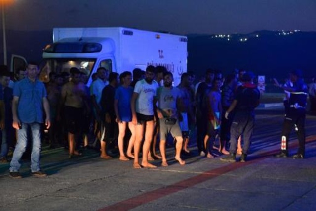 قتيلان إثر غرق مركب يقل مهاجرين قبالة تركيا