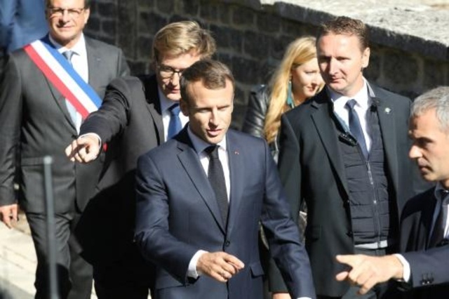 فرنسا تتهم عناصر من اليمين المتطرف بالتخطيط للاعتداء على ماكرون