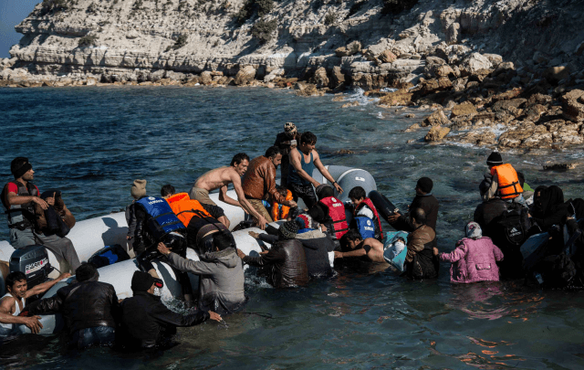 22 مفقودًا بعد غرق قارب للهجرة قبالة سواحل المغرب الأطلسية