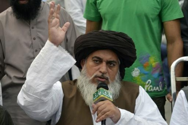 زعيم حركة لبيك باكستان رجل الدين خادم حسين رضوي