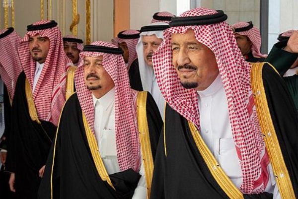 الملك سلمان يفتتح أعمال السنة الثالثة من الدورة السابعة لمجلس الشورى