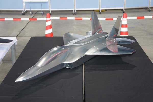 طوكيو قلقة بعد تطوير بكين طائرات شبح عسكرية