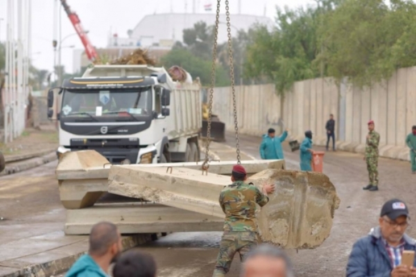 رفع الحواجز الكونكريتية حول المنطقة الخضراء وسط بغداد
