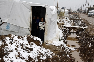 توقيف نحو 400 لاجئ سوري في شرق لبنان