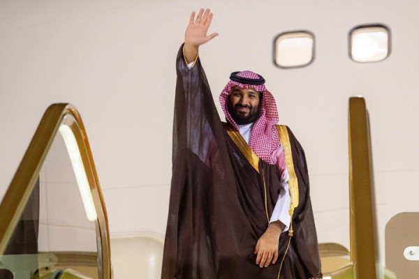 ولي العهد السعودي يغادر المنامة