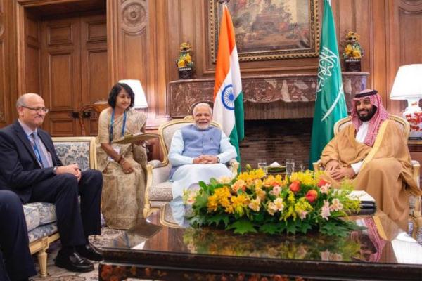 ولي العهد السعودي ورئيس وزراء الهند خلال اللقاء