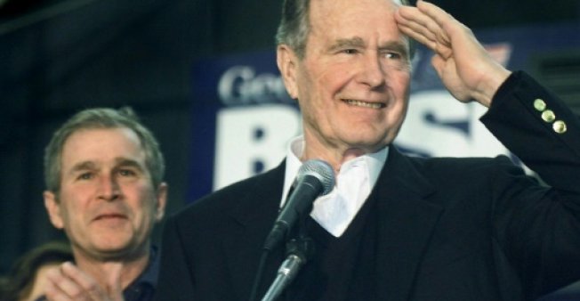 جورج بوش الأب زعيم سلالة سياسية أدار نهاية الحرب الباردة