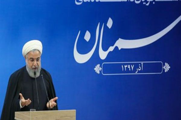 روحاني متحدثا في جامعة سمنان يوم الثلاثاء 