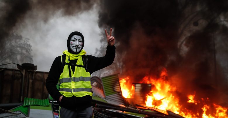 الإعلام الروسي يتهم ترمب بالوقوف وراء تظاهرات فرنسا