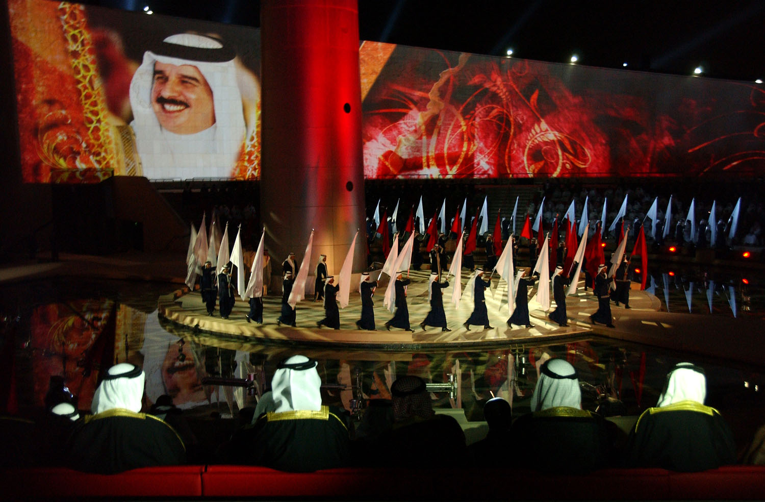 جانب من احتفالات البحرينيين بعيدهم الوطني