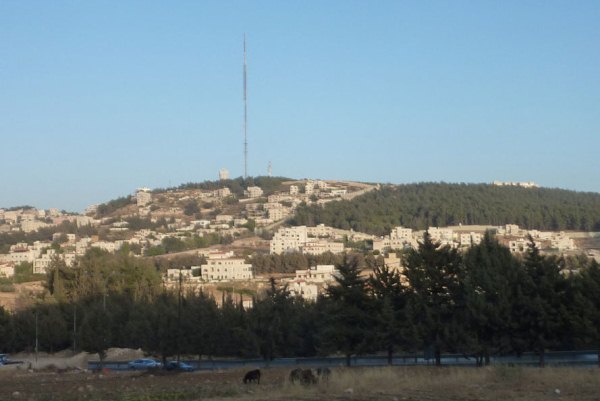 صورة لمواقع قريبة من قاعدة تلاع العلي الجوية في محيط عمّان 