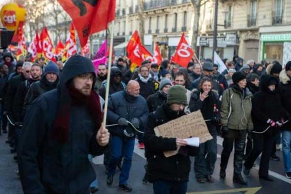 تظاهرة دعت إليها الكونفدرالية العامة للعمل في باريس في 14 ديسمبر 2018 للمطالبة بزيادة الأجور ورواتب التقاعد