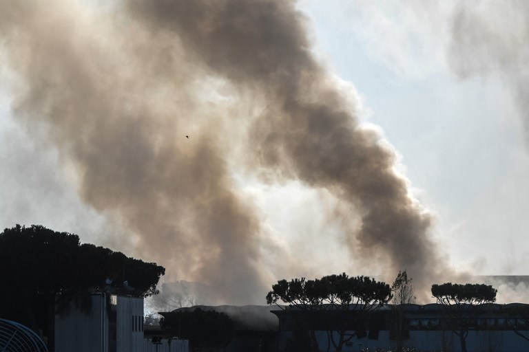 حريق كبير في روما في أوج أزمة نفايات