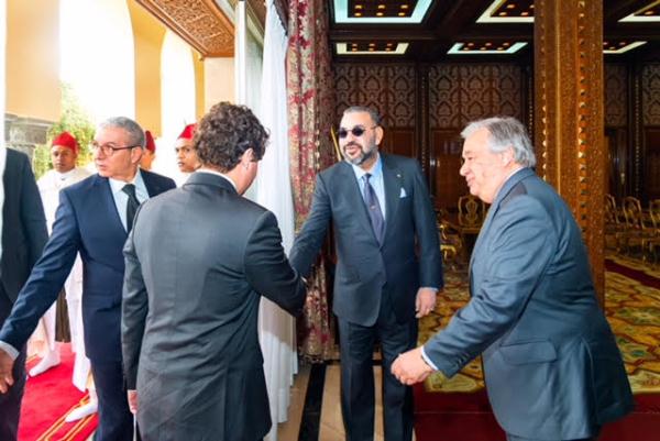 الملك محمد السادس لدى استقباله غوتيريش اليوم 