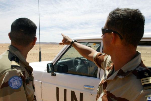 بعض أفراد بعثة "مينورسو" الأممية في الصحراء (صورة من الأرشيف)