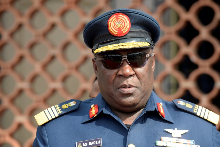 مقتل رئيس أركان سابق للجيش النيجيري بالرصاص
