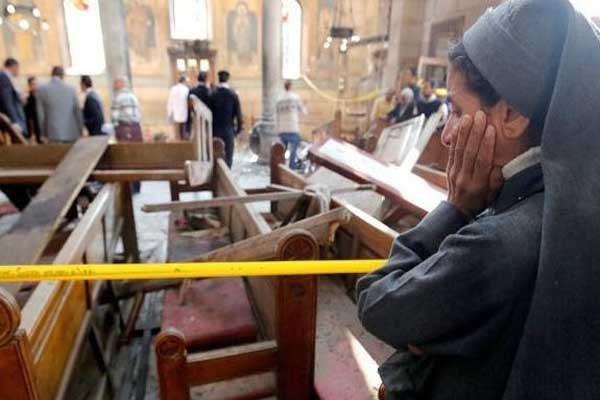 إحدى الكنائس في مصر إثر تعرضها لتفجير إرهابي