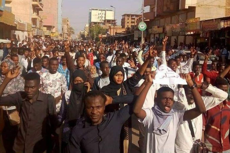 وزير سوداني: ضبطنا مجموعة خططت لقتل متظاهرين