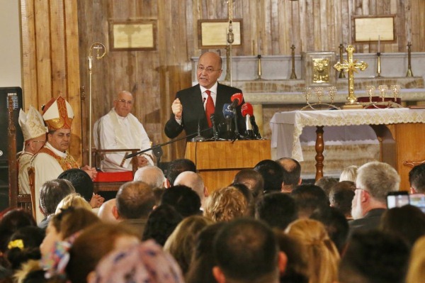 الرئيس صالح يلقي كلمته خلال قداس الميلاد بكنيسة مار يوسف في بغداد