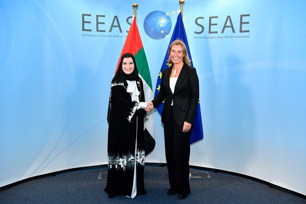 موغريني خلال اللقاء مع رئيسة البرلمان الإماراتي أمل القبيسي