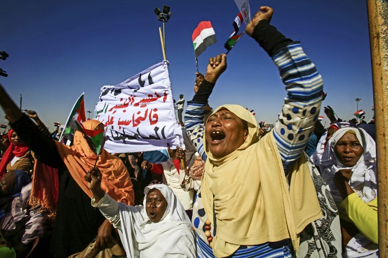 الشرطة السودانية تطلق الغاز المسيل للدموع على متظاهرين