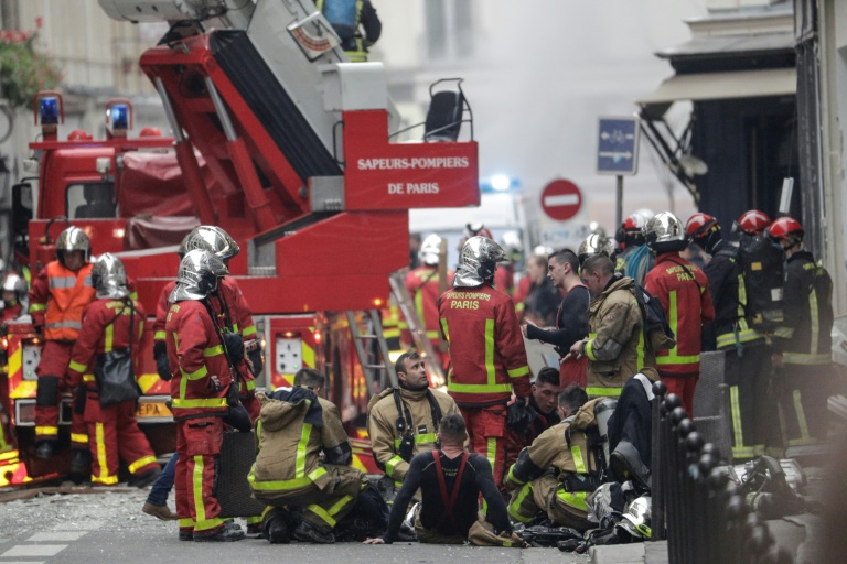 ثلاثة قتلى وعشرات الجرحى بسبب انفجار قوي نتج من تسرب للغاز في باريس