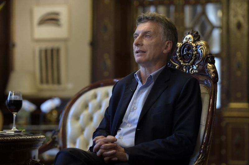 الرئيس الأرجنتيني يخوض معركة اقتصادية صعبة لضمان إعادة انتخابه
