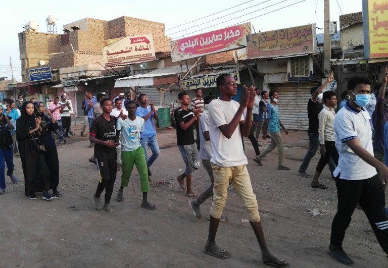 إطلاق الغاز المسيل للدموع لتفريق تظاهرة في كسلا السودانية